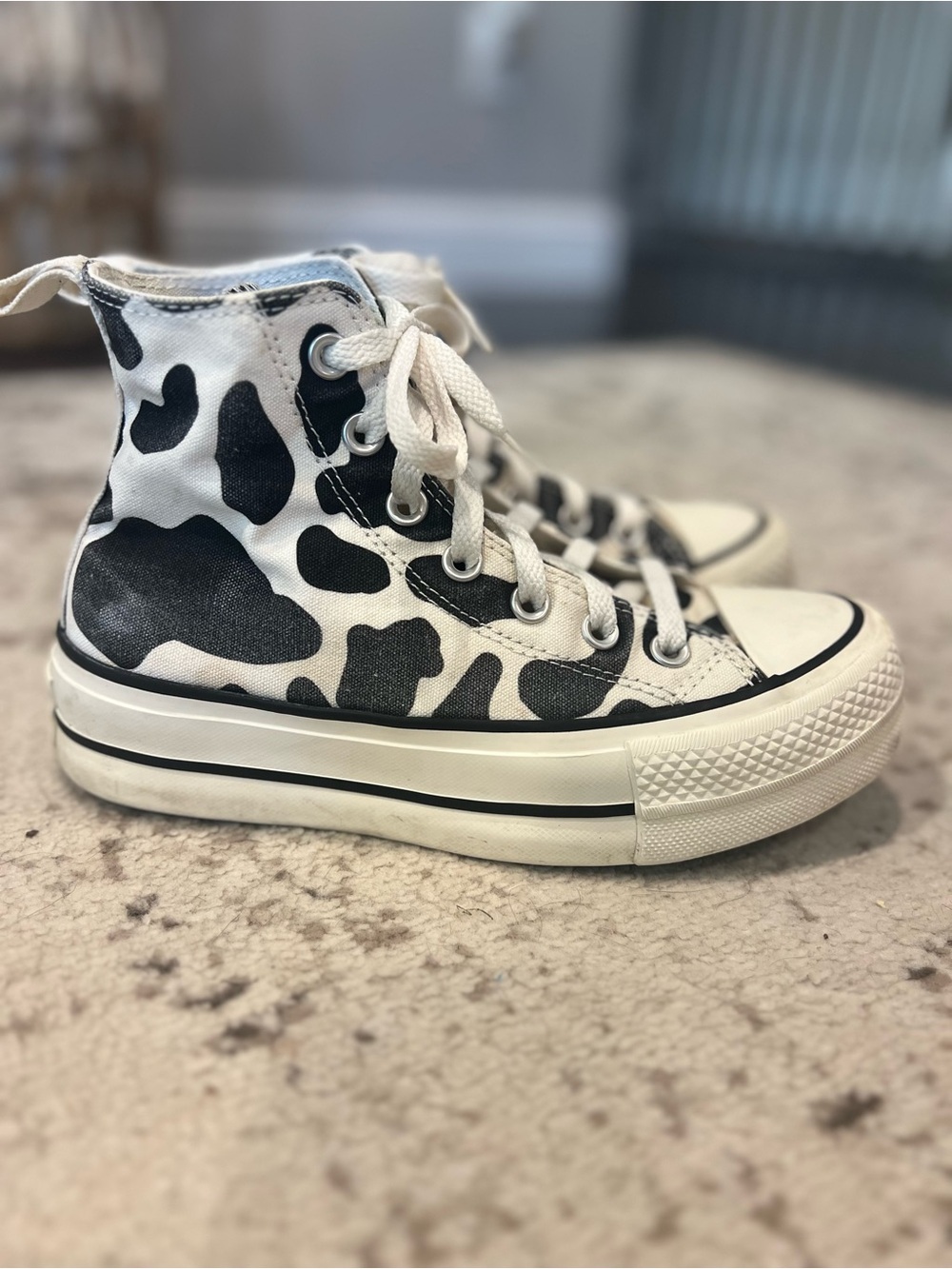 Converse Women’s Black & White Cow Print Sneakers- Size 6 - Picture 5 of 10
